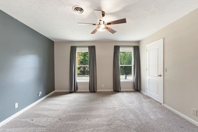 555 Beech Grove Way, Burns, TN 37029