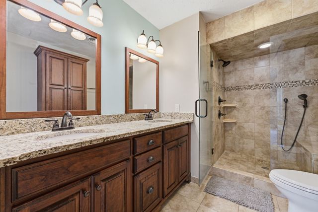555 Beech Grove Way, Burns, TN 37029