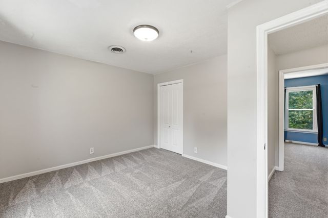 555 Beech Grove Way, Burns, TN 37029