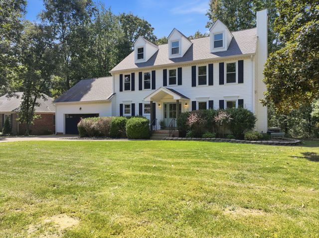 555 Beech Grove Way, Burns, TN 37029