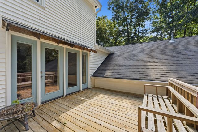 555 Beech Grove Way, Burns, TN 37029