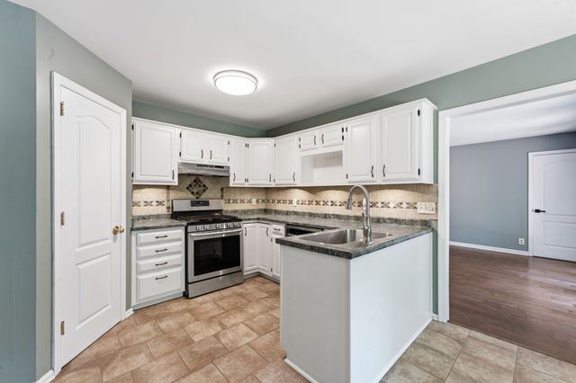 555 Beech Grove Way, Burns, TN 37029