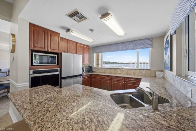 1899 Piccadilly Circus, Naples, FL 34112