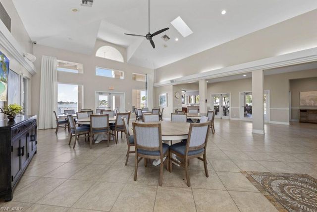 1899 Piccadilly Circus, Naples, FL 34112