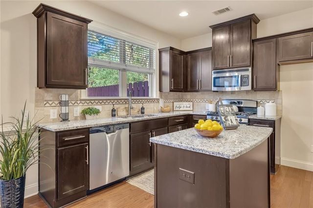 2243 Knoxhill SE View, Smyrna, GA 30082