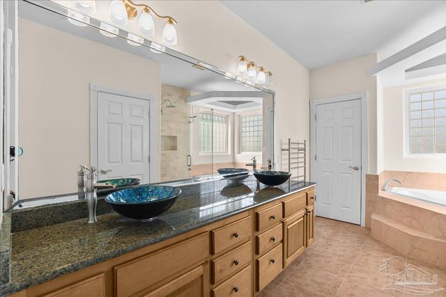 1806 Cypress St, Pensacola, FL 32502