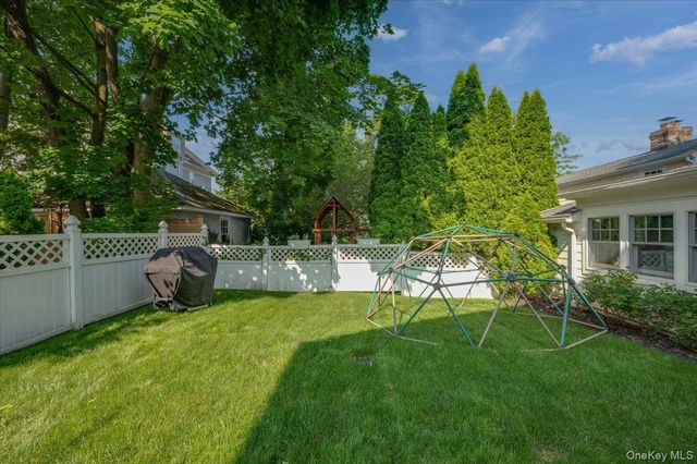 26 Kane Avenue, Larchmont, NY 10538