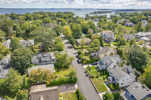 26 Kane Avenue, Larchmont, NY 10538