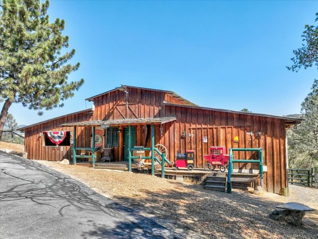 31331 Hogans Mountain Road, Coarsegold, CA 93614