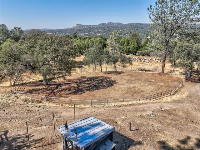 31331 Hogans Mountain Road, Coarsegold, CA 93614