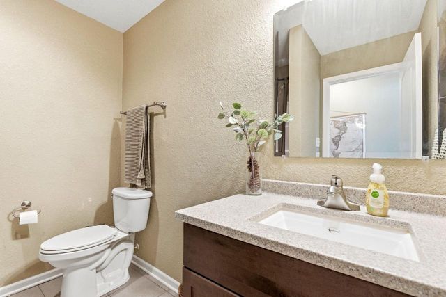 1004 Newhall AVENUE, Waukesha, WI 53186