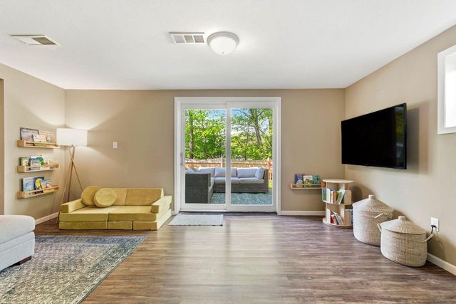 1004 Newhall AVENUE, Waukesha, WI 53186