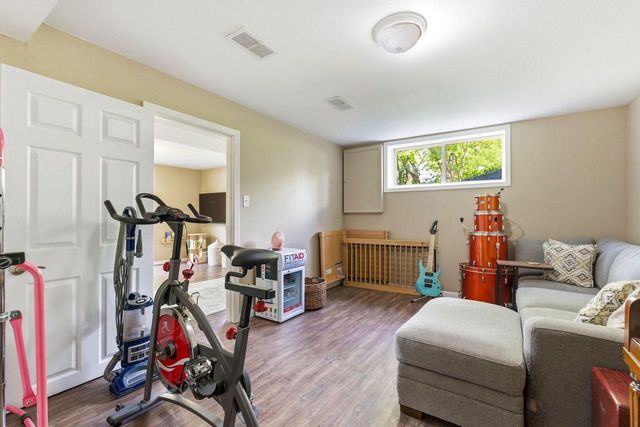 1004 Newhall AVENUE, Waukesha, WI 53186