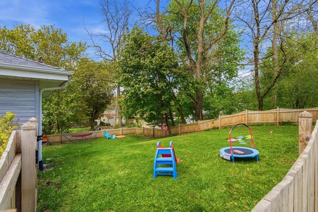 1004 Newhall AVENUE, Waukesha, WI 53186