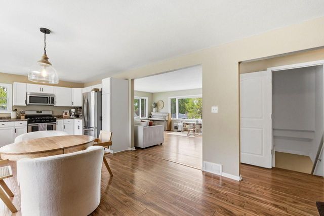 1004 Newhall AVENUE, Waukesha, WI 53186