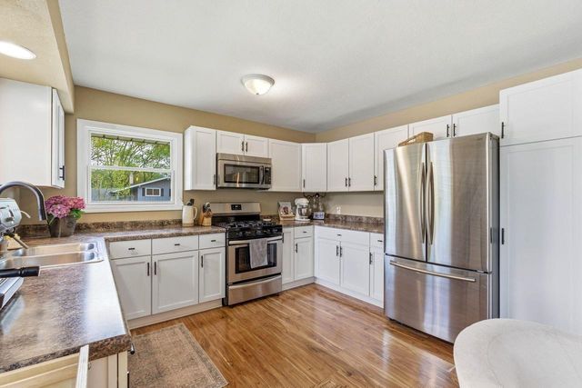 1004 Newhall AVENUE, Waukesha, WI 53186
