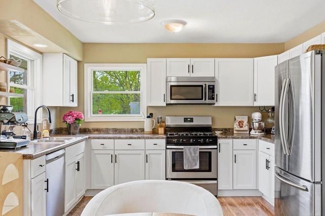 1004 Newhall AVENUE, Waukesha, WI 53186