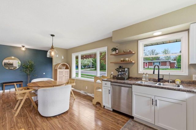 1004 Newhall AVENUE, Waukesha, WI 53186
