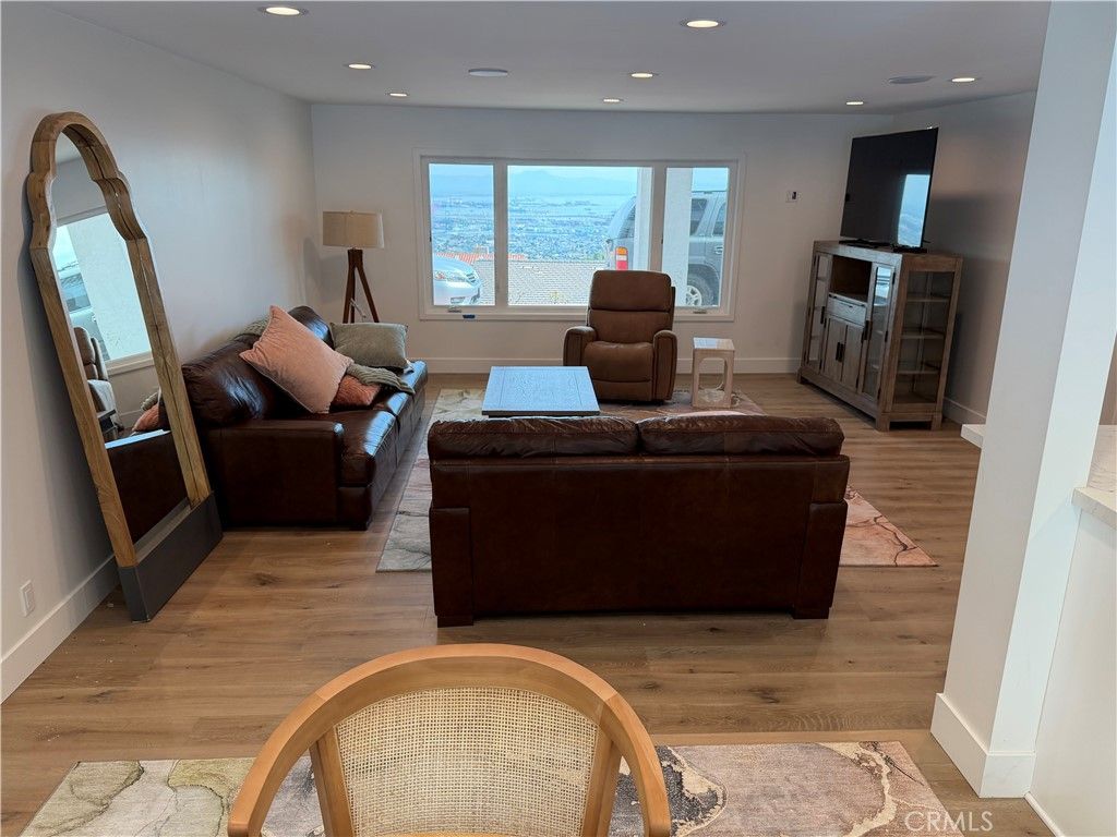 Image 4 of property listing at 29815 knollview dr, Rancho Palos Verdes, CA 90275