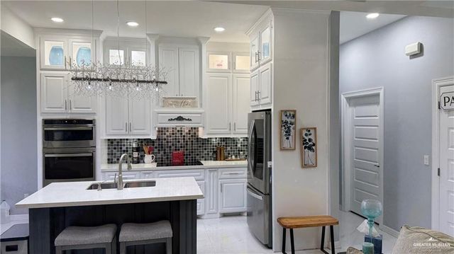 2112 Ginger Avenue, Weslaco, TX 78596