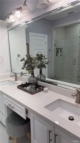 2112 Ginger Avenue, Weslaco, TX 78596