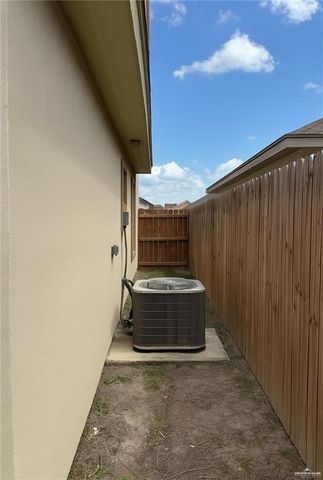 2112 Ginger Avenue, Weslaco, TX 78596