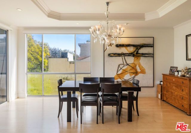 339 N Palm Drive 202, Beverly Hills, CA 90210