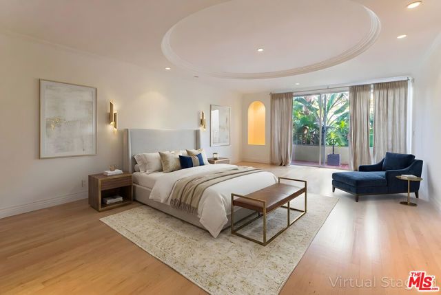 339 N Palm Drive 202, Beverly Hills, CA 90210