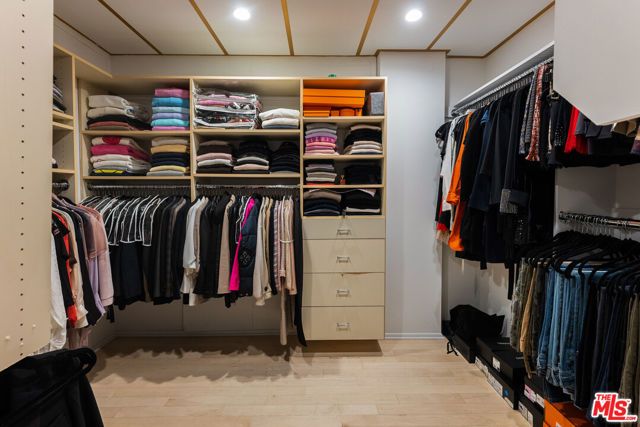 339 N Palm Drive 202, Beverly Hills, CA 90210