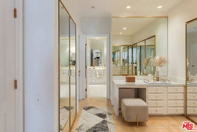 339 N Palm Drive 202, Beverly Hills, CA 90210