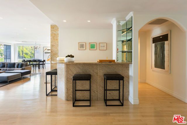 339 N Palm Drive 202, Beverly Hills, CA 90210