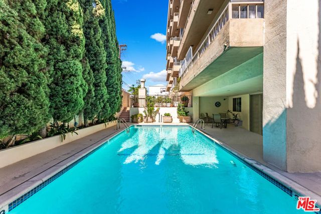 339 N Palm Drive 202, Beverly Hills, CA 90210