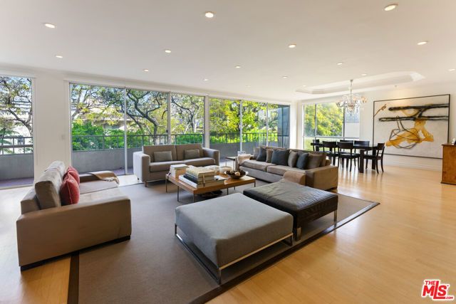 339 N Palm Drive 202, Beverly Hills, CA 90210