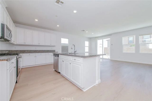 2834 E Murdock, Ontario, CA 91762