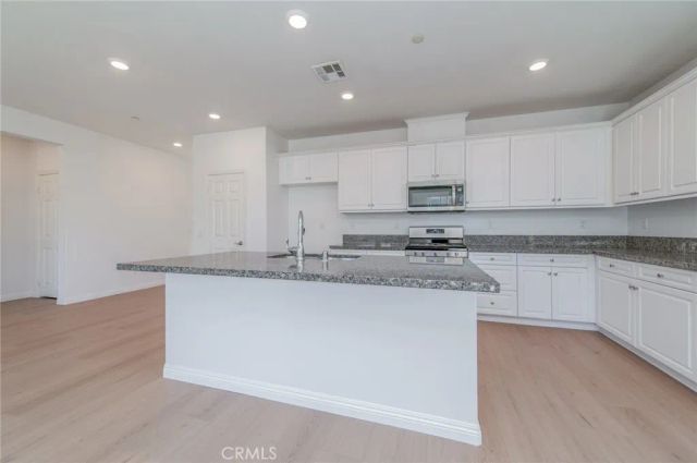 2834 E Murdock, Ontario, CA 91762