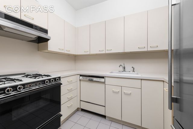 25 Sutton Pl S Apt 4I, New York City, NY 10022