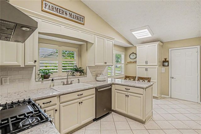 6008 Woodcreek Drive, Woodstock, GA 30188