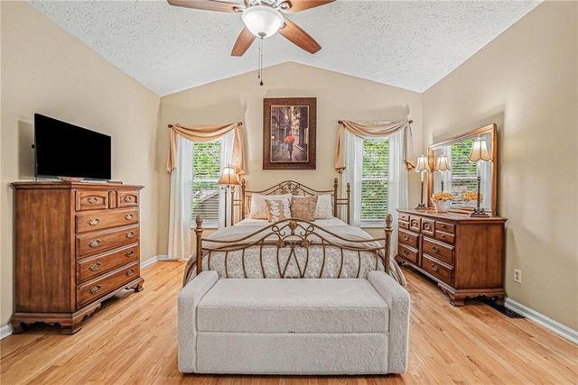 6008 Woodcreek Drive, Woodstock, GA 30188