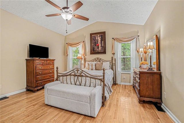 6008 Woodcreek Drive, Woodstock, GA 30188