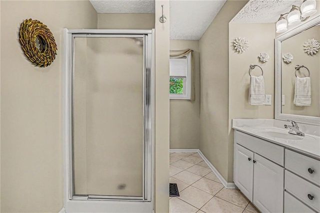 6008 Woodcreek Drive, Woodstock, GA 30188