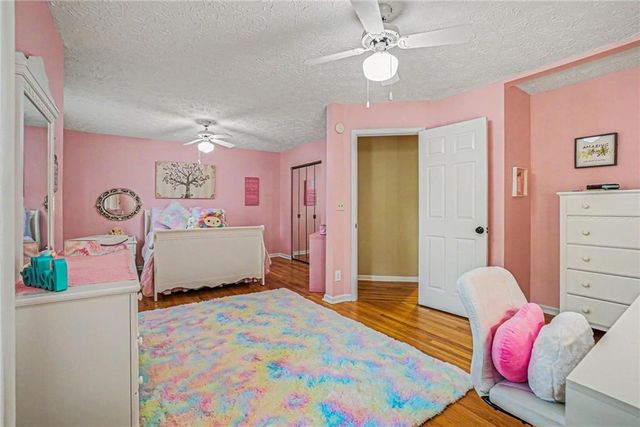 6008 Woodcreek Drive, Woodstock, GA 30188