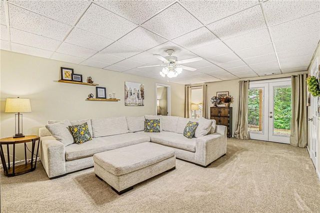 6008 Woodcreek Drive, Woodstock, GA 30188