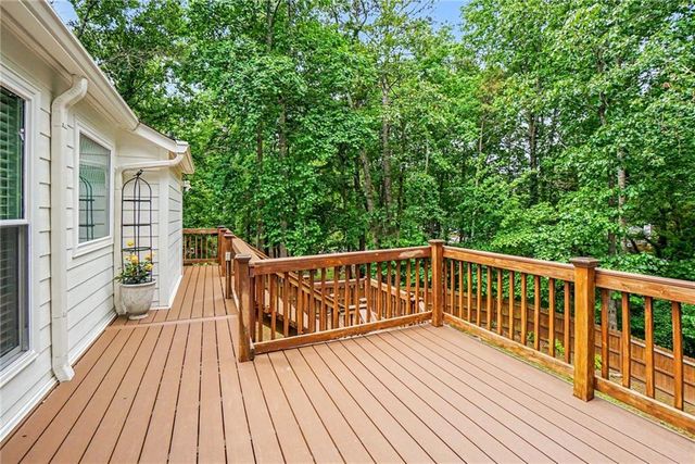 6008 Woodcreek Drive, Woodstock, GA 30188