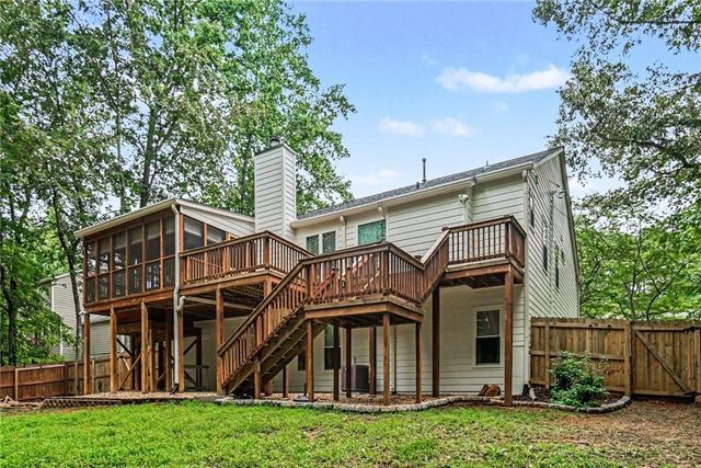 6008 Woodcreek Drive, Woodstock, GA 30188