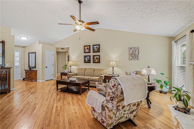 6008 Woodcreek Drive, Woodstock, GA 30188