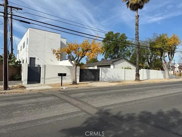 10455 Etiwanda Avenue, Porter Ranch, CA 91326