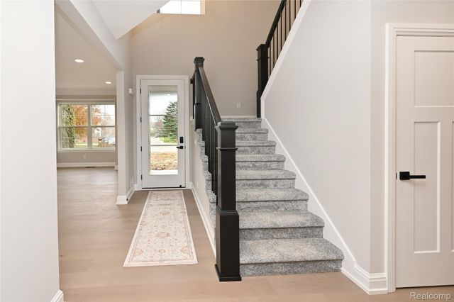 486 Green Hill Lane, Lake Orion Village, MI 48360