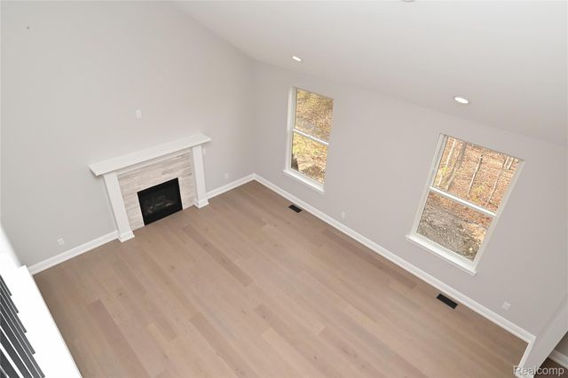 486 Green Hill Lane, Lake Orion Village, MI 48360