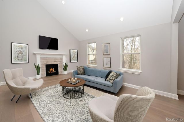 486 Green Hill Lane, Lake Orion Village, MI 48360