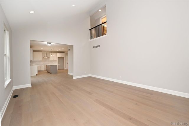 486 Green Hill Lane, Lake Orion Village, MI 48360